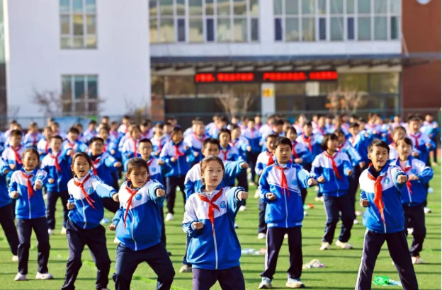大课间每天一节体育课实施体育准则推进学生体育锻炼融入日常 大课间每天一节体育课实施体育准则推进学生体育锻炼融入日常